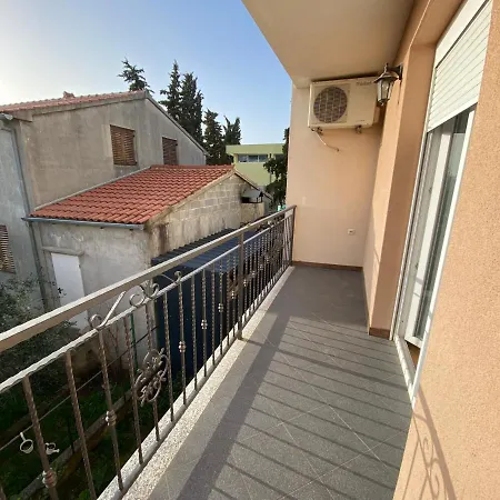 Kristo Apartment
