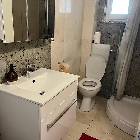 Kristo Apartment *
